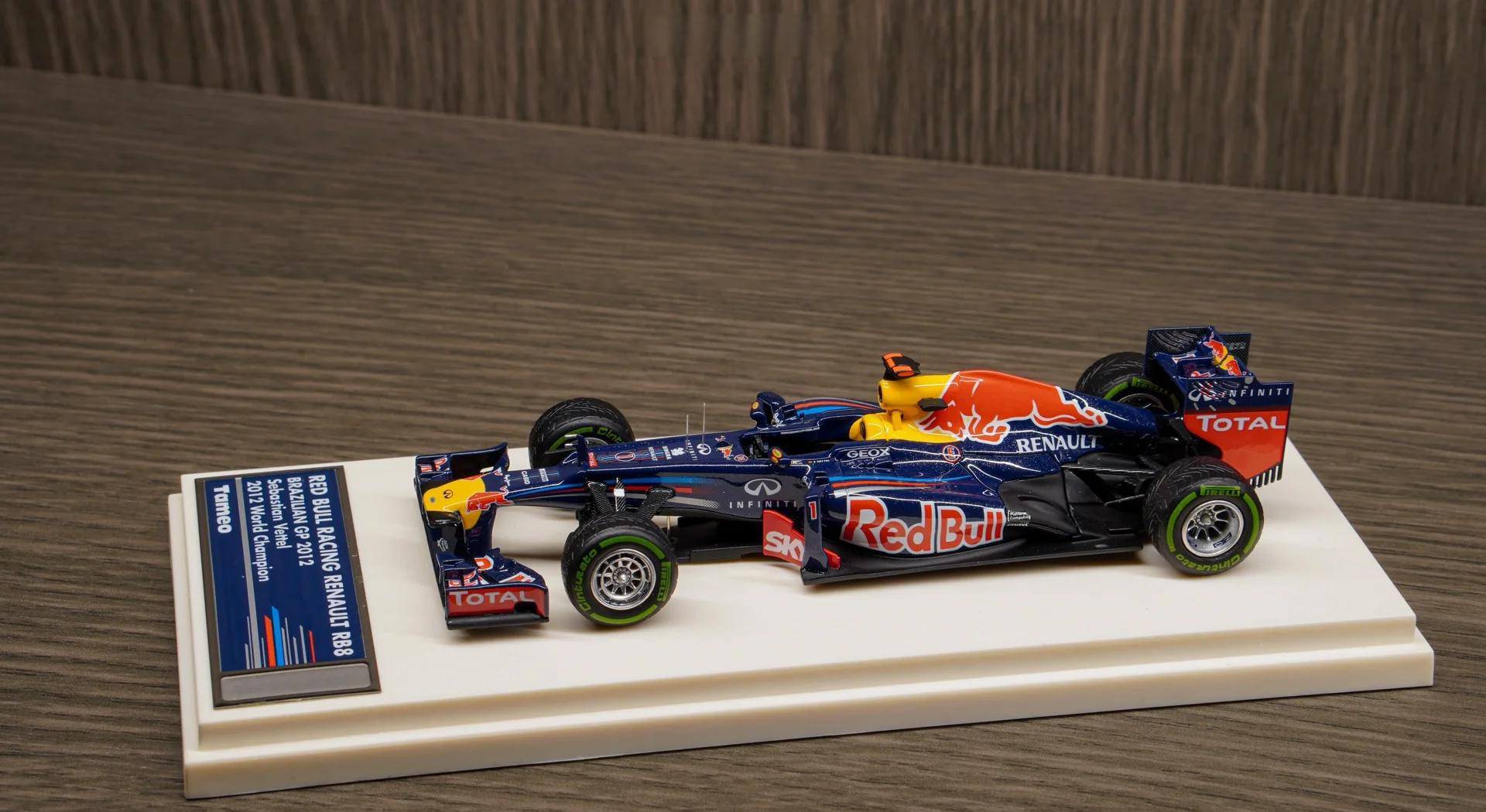 雷诺车队鏖战梅赛德斯，阿隆索惊艳四座