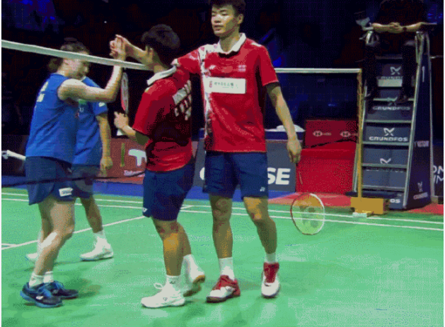 日本队横扫丹麦队，黄鸭组合刷新纪录