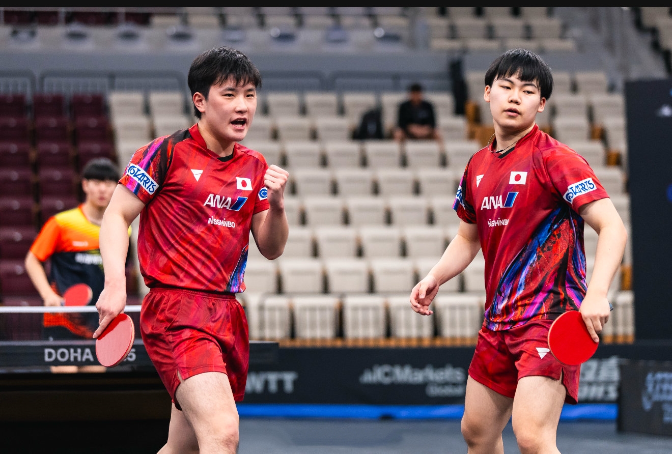 日本乒乓球队险胜英国乒乓球队，张本智和爆发神勇