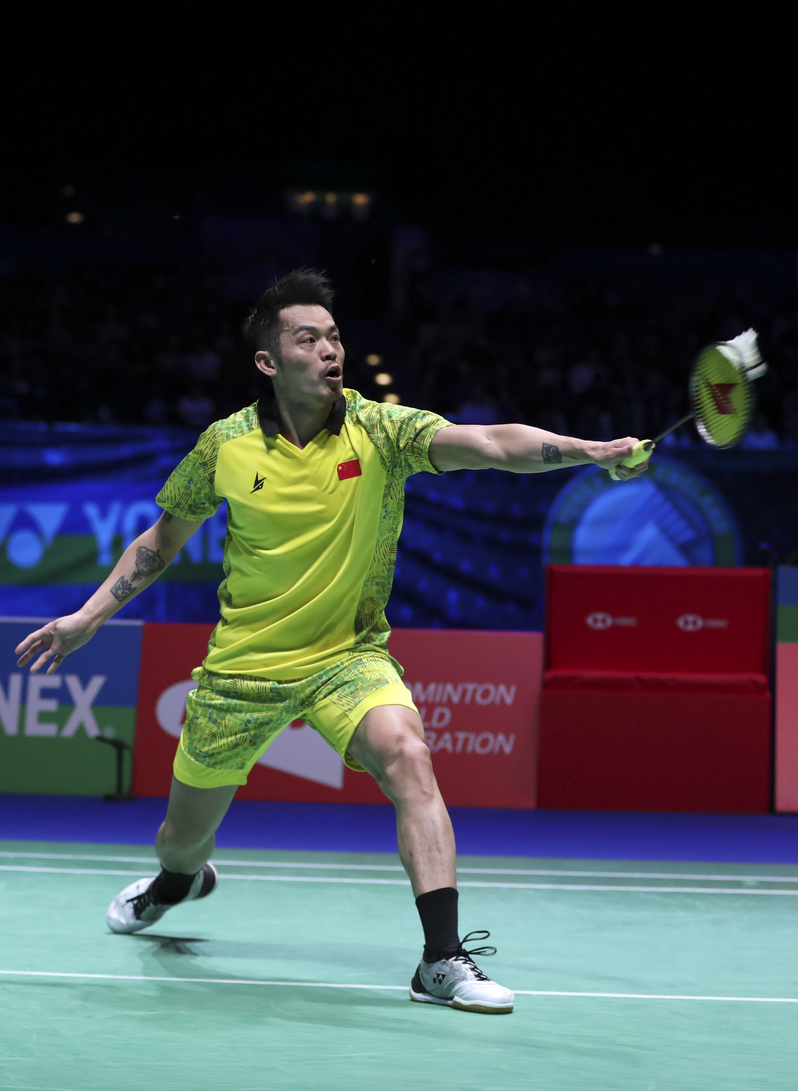 法国羽毛球队爆冷马来西亚羽毛球队，林丹绝境逆转