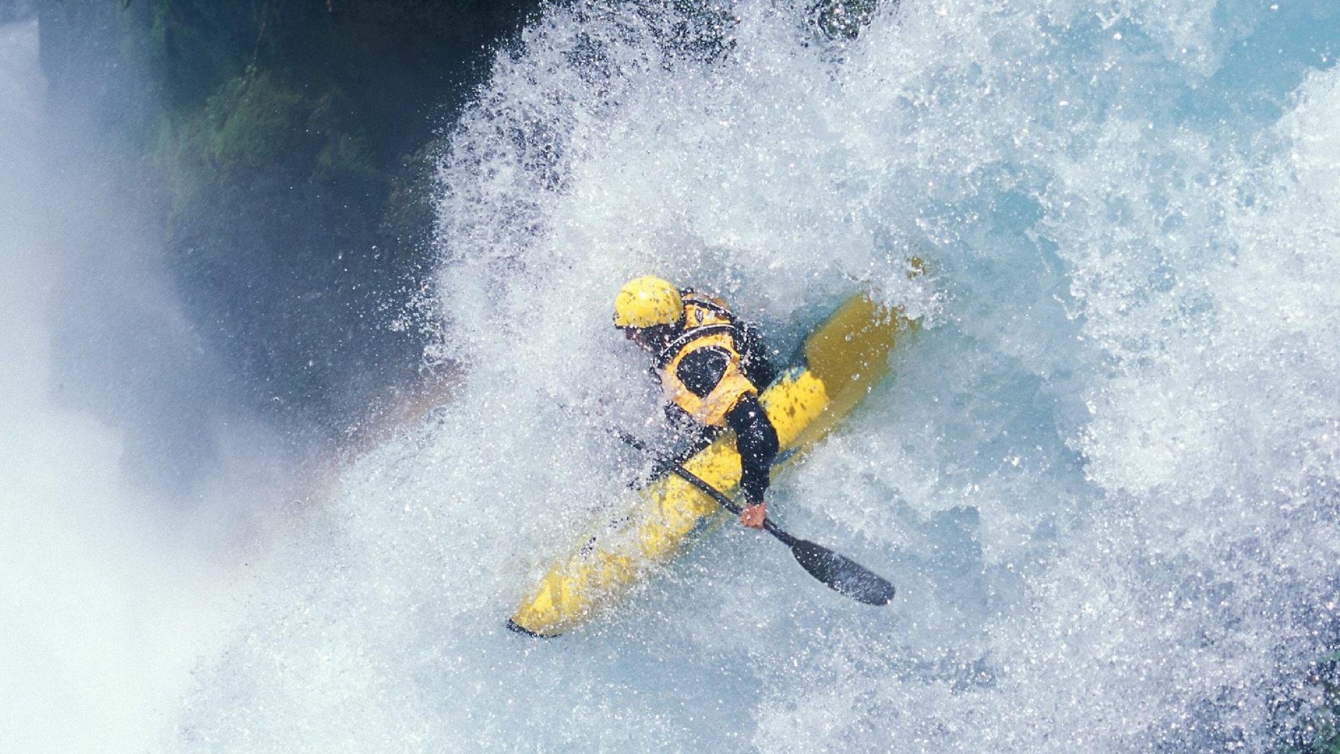 从莱万的教科书式表现到加纳的绝地反击，足球世界的多元魅力