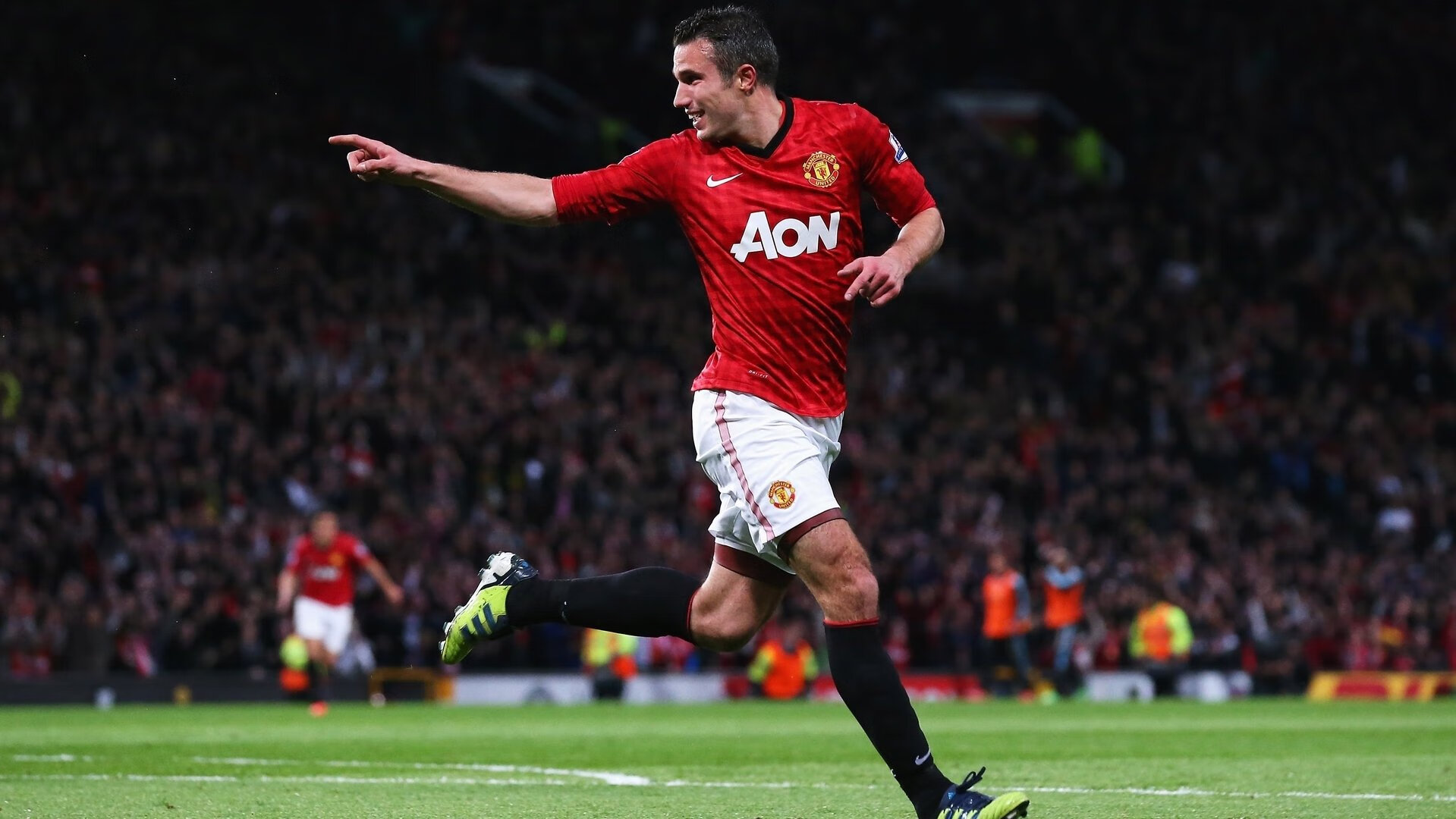 德布劳内进攻端无人可挡,尤文封锁阿尔及利亚,现代足球战术的两极镜像